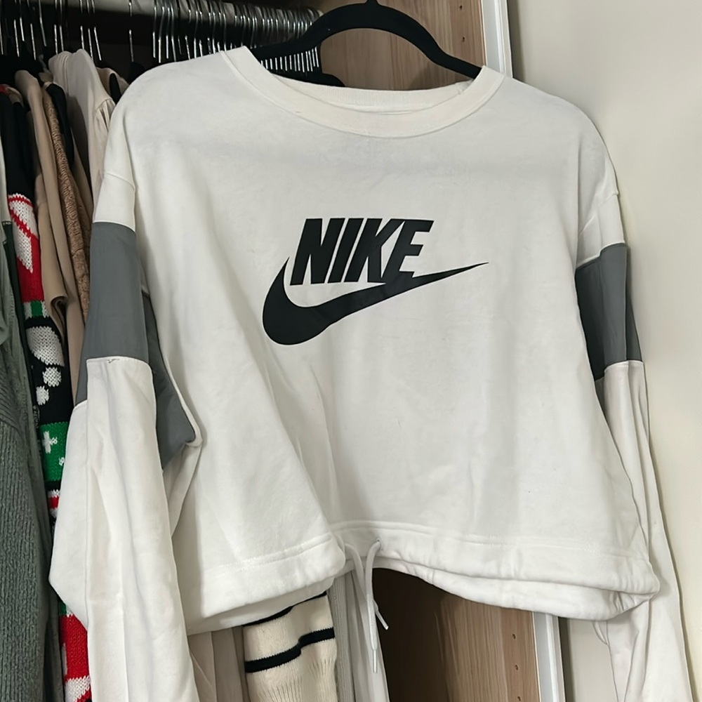 Nike cropped sweatshirt